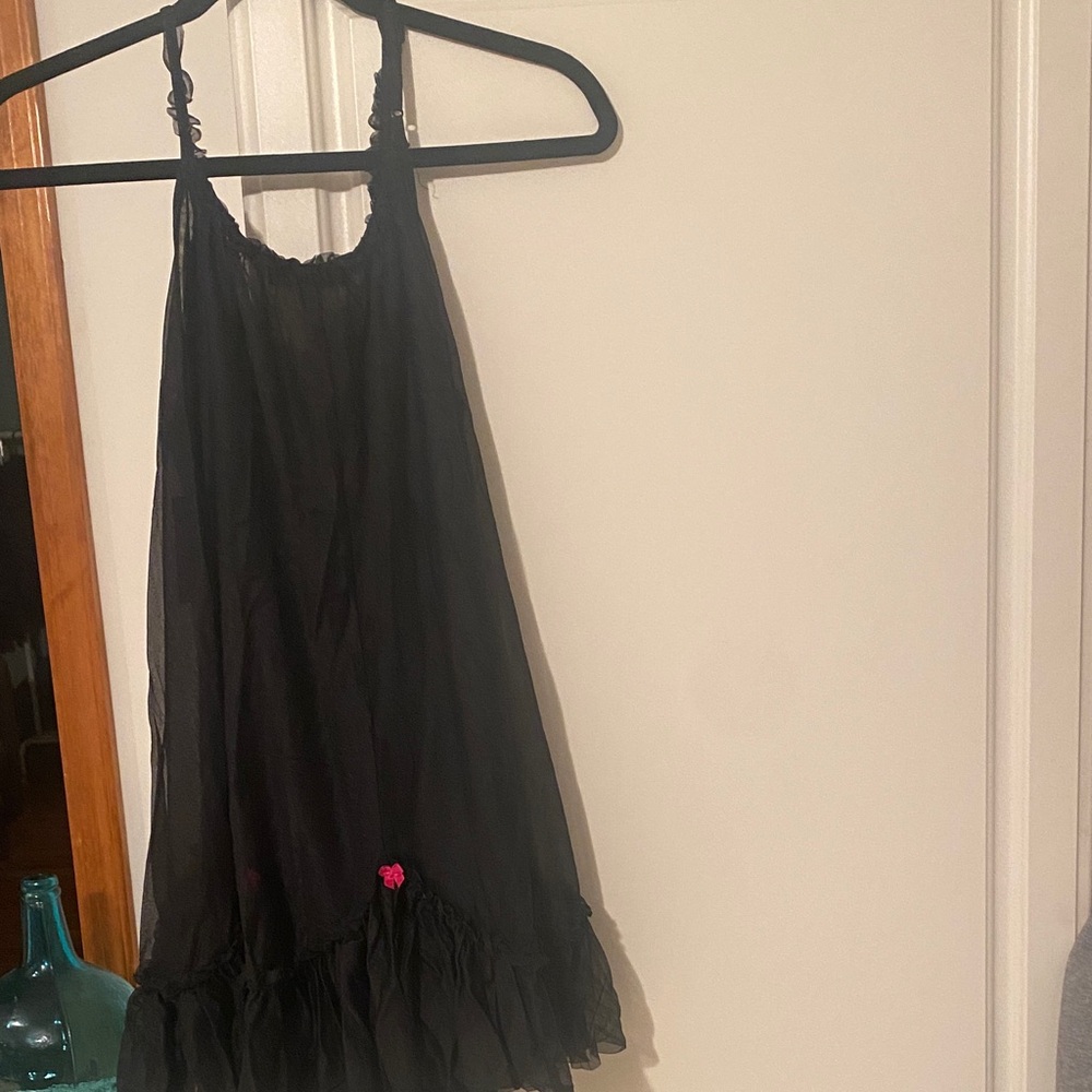 Betsey Johnson Black Ruffle Detail Chemise - Picture 3 of 3
